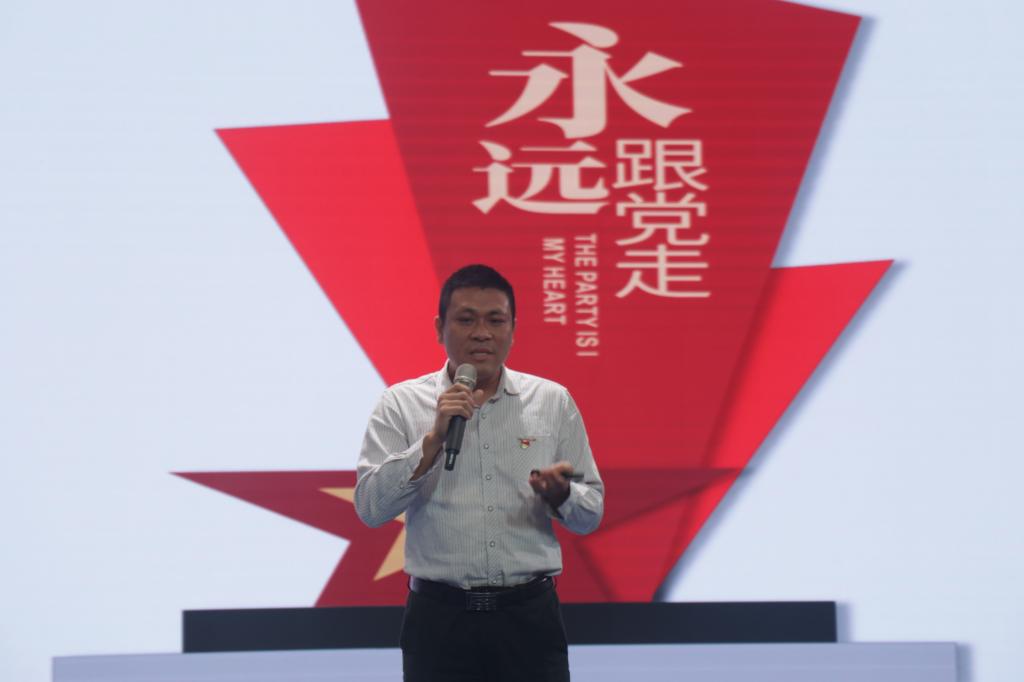 莫副書記在報告會現場