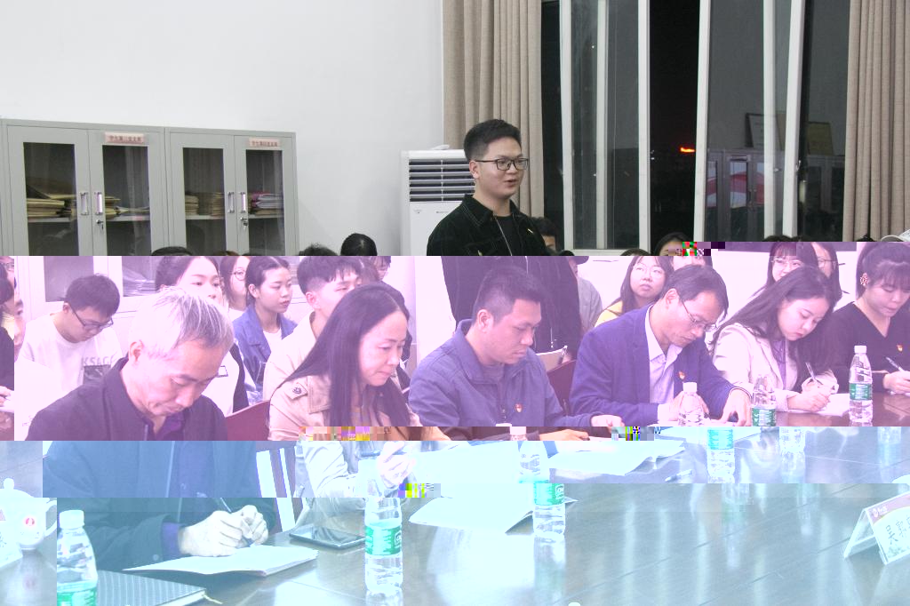 預備黨員彭程超結合自己的成長曆程,分享了自己的收獲和感悟