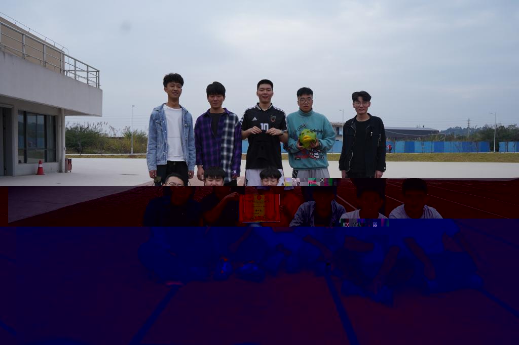 男子拔河第一名團體照
