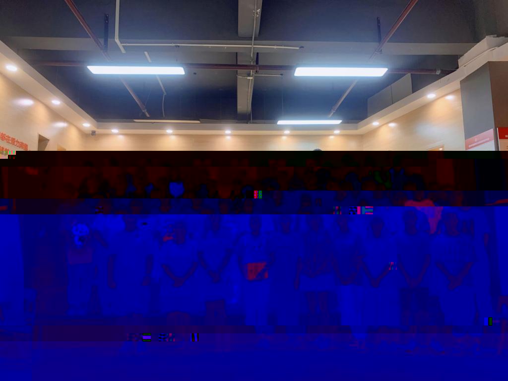 參加活動的師生合影留念