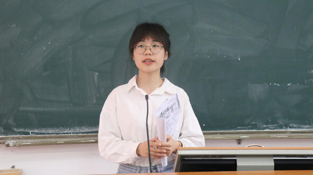 參賽選手講授中