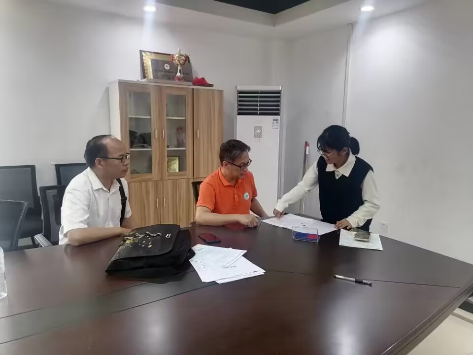 畢業生現場簽約