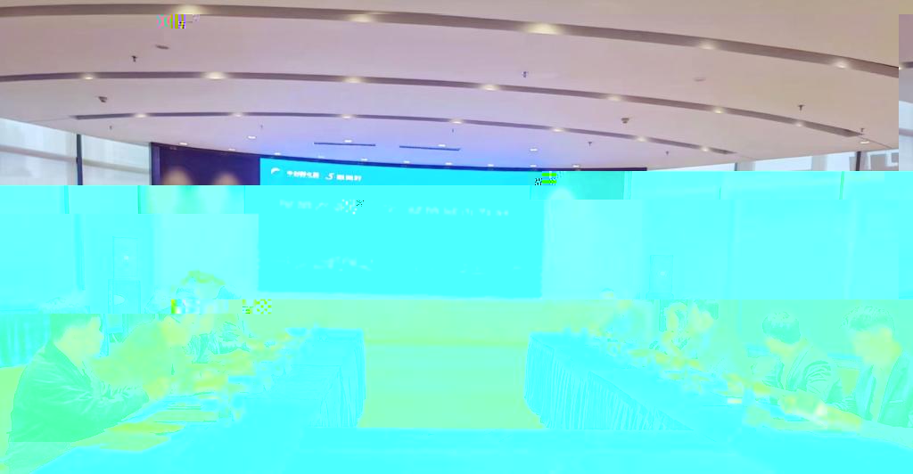 圖為文傳一行到廣州大學城智慧谷座談